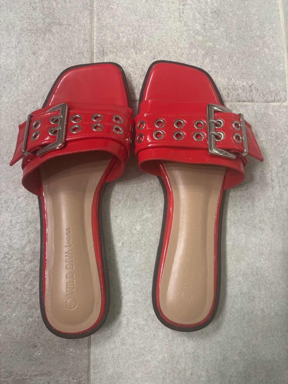 WILD DIVA LOUNGE Braylo Slide Sandal RED Size 8 Womens